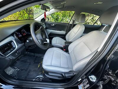 2021 Kia Rio S   - Photo 33 - Valley Village, CA 91607