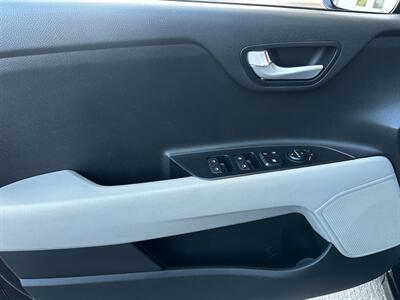 2021 Kia Rio S   - Photo 31 - Valley Village, CA 91607