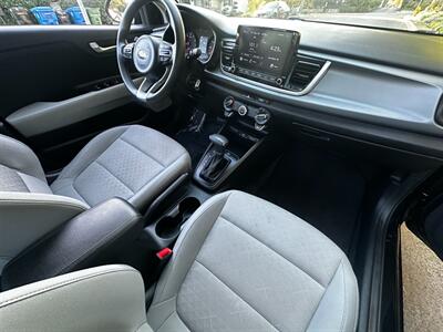 2021 Kia Rio S   - Photo 47 - Valley Village, CA 91607