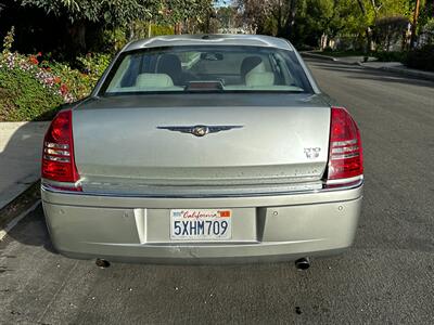 2006 Chrysler 300 C   - Photo 7 - Valley Village, CA 91607