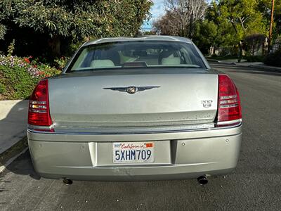 2006 Chrysler 300 C   - Photo 15 - Valley Village, CA 91607