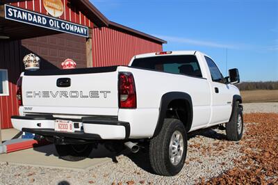 2005 Chevrolet Silverado 2500 Work Truck 2dr Standard Cab Work Truck   - Photo 5 - Maxwell, IN 46154