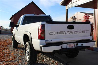 2005 Chevrolet Silverado 2500 Work Truck 2dr Standard Cab Work Truck   - Photo 4 - Maxwell, IN 46154