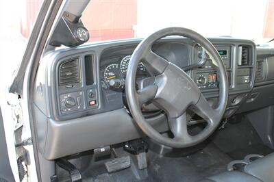 2005 Chevrolet Silverado 2500 Work Truck 2dr Standard Cab Work Truck   - Photo 45 - Maxwell, IN 46154