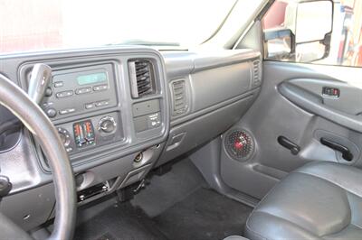 2005 Chevrolet Silverado 2500 Work Truck 2dr Standard Cab Work Truck   - Photo 43 - Maxwell, IN 46154