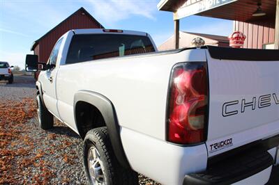 2005 Chevrolet Silverado 2500 Work Truck 2dr Standard Cab Work Truck   - Photo 35 - Maxwell, IN 46154