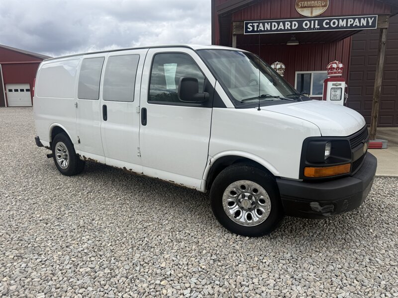 2011 Chevrolet Express 1500 Work Van's photo