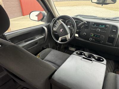 2010 GMC Sierra 1500 SLE   - Photo 16 - Shirley, IN 47384