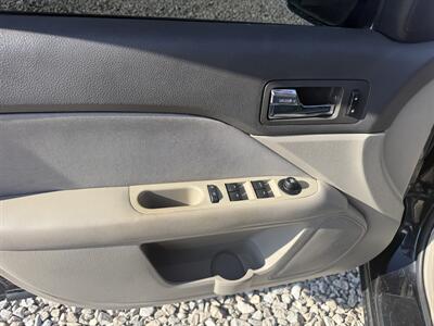 2010 Ford Fusion SE   - Photo 15 - Shirley, IN 47384