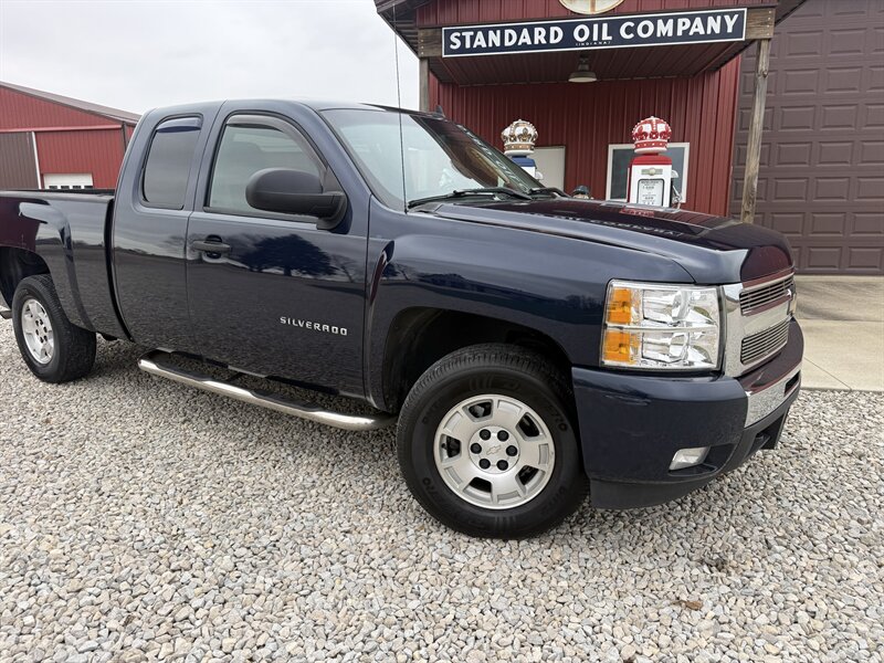 2010 Chevrolet Silverado 1500 LT   - Photo 1 - Shirley, IN 47384