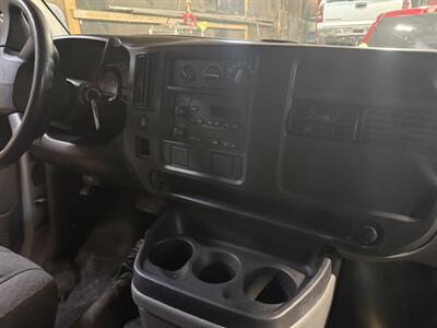 2006 Chevrolet Express 3500   - Photo 22 - Maxwell, IN 46154