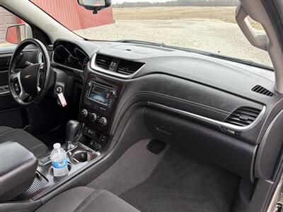 2016 Chevrolet Traverse LT   - Photo 10 - Shirley, IN 47384
