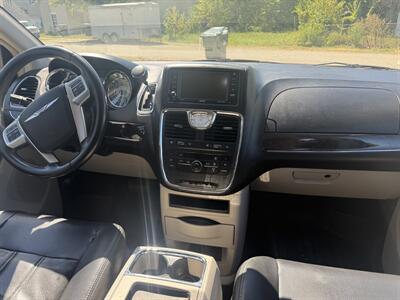 2012 Chrysler Town & Country Touring   - Photo 15 - Shirley, IN 47384
