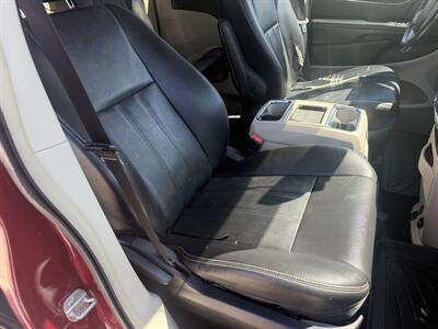 2012 Chrysler Town & Country Touring   - Photo 17 - Shirley, IN 47384