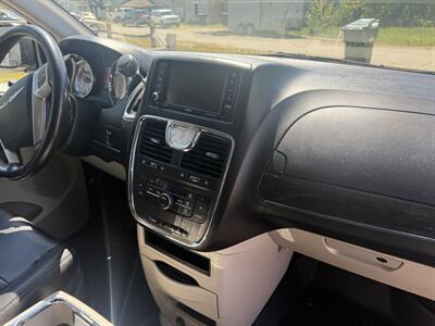 2012 Chrysler Town & Country Touring   - Photo 19 - Shirley, IN 47384