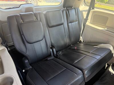 2012 Chrysler Town & Country Touring   - Photo 9 - Shirley, IN 47384