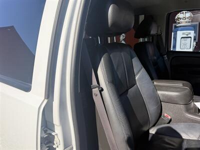 2011 Chevrolet Silverado 3500 LTZ   - Photo 24 - Shirley, IN 47384