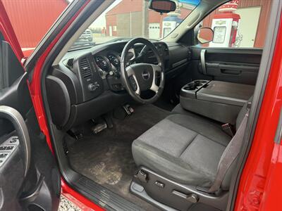 2013 GMC Sierra 1500 SLE   - Photo 8 - Shirley, IN 47384