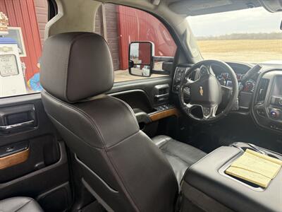 2017 Chevrolet Silverado 3500 LTZ   - Photo 10 - Shirley, IN 47384