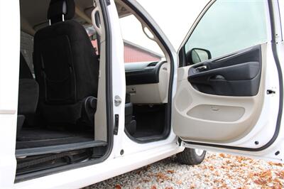 2014 Dodge Grand Caravan SXT   - Photo 20 - Maxwell, IN 46154