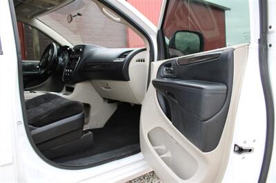 2014 Dodge Grand Caravan SXT   - Photo 21 - Maxwell, IN 46154