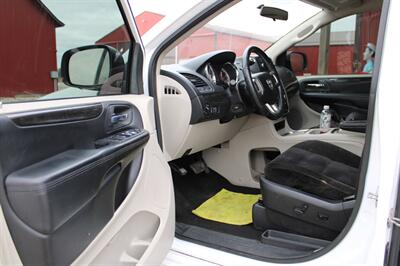 2014 Dodge Grand Caravan SXT   - Photo 29 - Maxwell, IN 46154