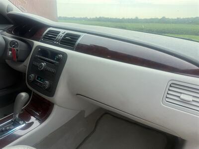 2009 Buick Lucerne CXL   - Photo 15 - Shirley, IN 47384