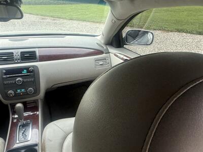 2009 Buick Lucerne CXL   - Photo 8 - Shirley, IN 47384