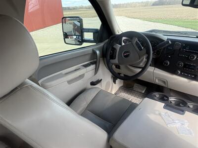 2013 GMC Sierra 2500 SLE   - Photo 13 - Shirley, IN 47384
