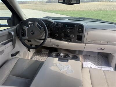 2013 GMC Sierra 2500 SLE   - Photo 12 - Shirley, IN 47384