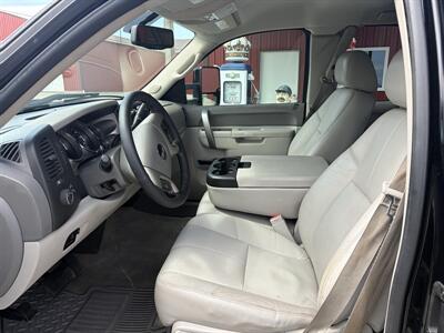 2013 GMC Sierra 2500 SLE - Photo 5 - Shirley, IN 47384