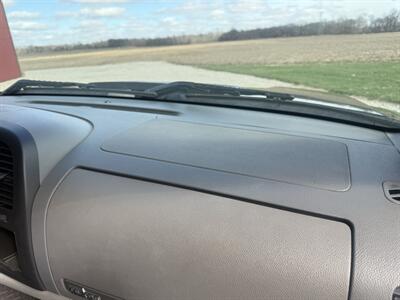 2013 GMC Sierra 2500 SLE   - Photo 18 - Shirley, IN 47384