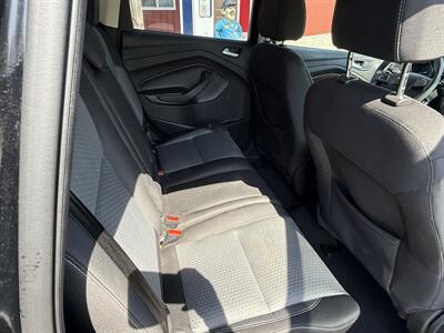 2017 Ford Escape SE   - Photo 4 - Shirley, IN 47384