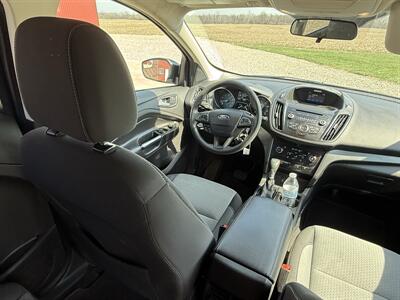 2017 Ford Escape SE   - Photo 9 - Shirley, IN 47384