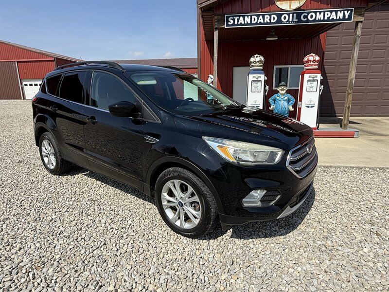 2017 Ford Escape SE   - Photo 1 - Shirley, IN 47384