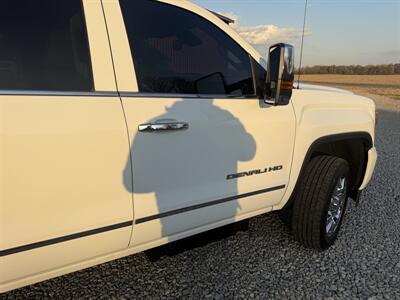2016 GMC Sierra 2500 Denali - Photo 10 - Shirley, IN 47384