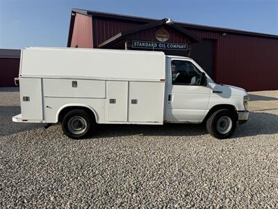 2014 Ford E-350 SD   - Photo 2 - Shirley, IN 47384