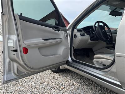 2006 Chevrolet Impala SS   - Photo 20 - Maxwell, IN 46154