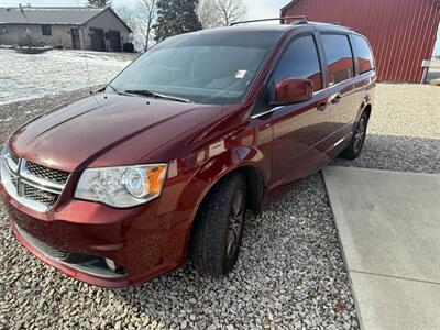 2017 Dodge Grand Caravan SXT   - Photo 4 - Maxwell, IN 46154