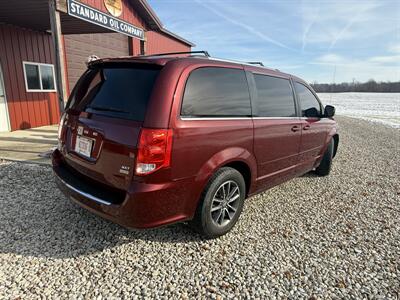 2017 Dodge Grand Caravan SXT   - Photo 2 - Maxwell, IN 46154