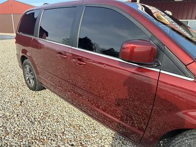 2017 Dodge Grand Caravan SXT   - Photo 9 - Maxwell, IN 46154