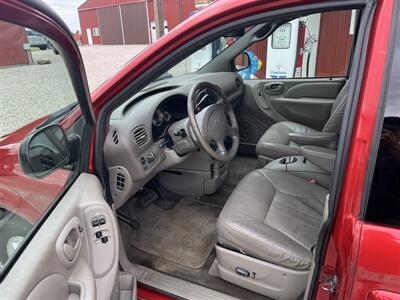 2001 Chrysler Town and Country LXi - Photo 12 - Shirley, IN 47384