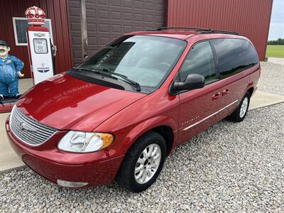 2001 Chrysler Town and Country LXi - Photo 9 - Shirley, IN 47384