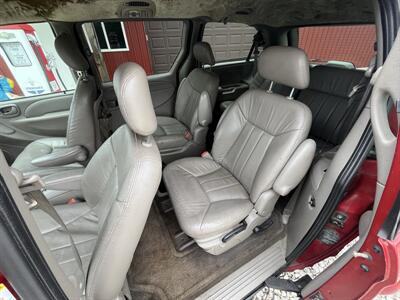 2001 Chrysler Town and Country LXi - Photo 13 - Shirley, IN 47384
