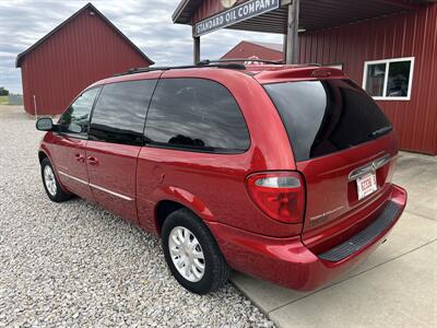 2001 Chrysler Town and Country LXi - Photo 10 - Shirley, IN 47384