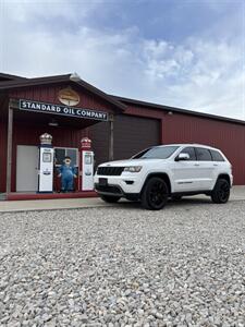 2017 Jeep Grand Cherokee Limited   - Photo 2 - Shirley, IN 47384