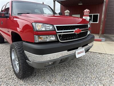 2007 Chevrolet Silverado 2500HD Classic Work Truck   - Photo 4 - Shirley, IN 47384