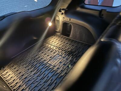 2015 Jeep Grand Cherokee High Altitude   - Photo 16 - Shirley, IN 47384