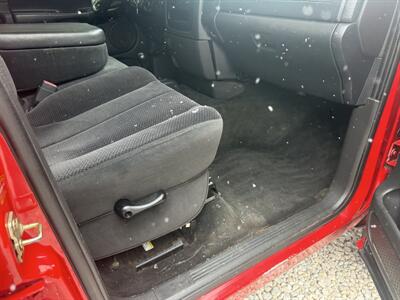 2005 Dodge Ram 2500 ST 4dr Quad Cab ST   - Photo 25 - Shirley, IN 47384