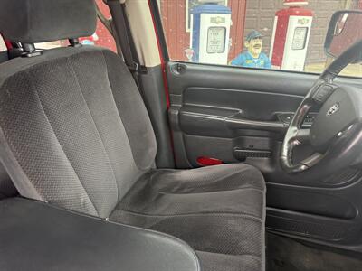 2005 Dodge Ram 2500 ST 4dr Quad Cab ST   - Photo 23 - Shirley, IN 47384